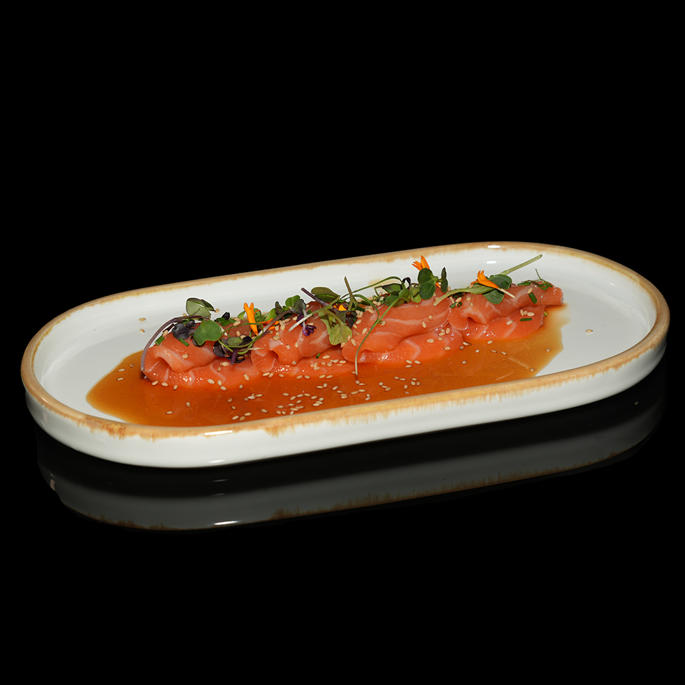 Carpaccio de salmón con salsa ponzu