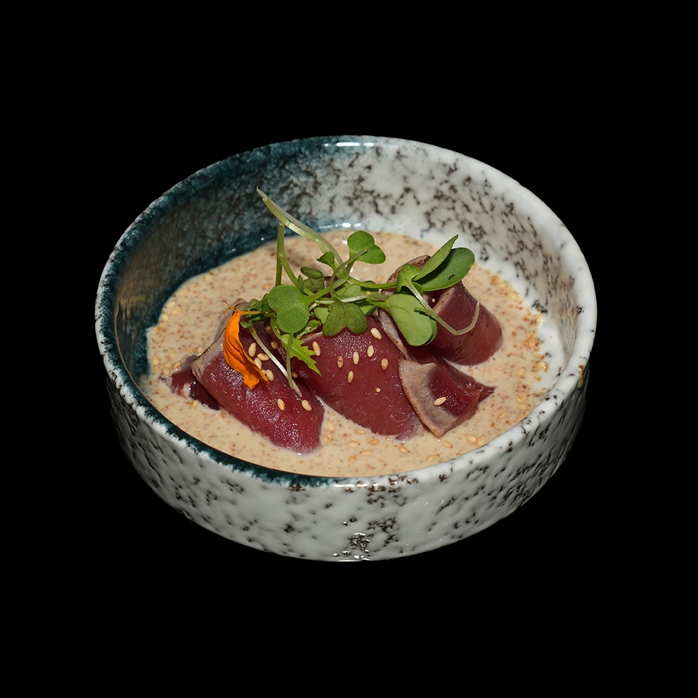 Tataki de atún con salsa sésamo