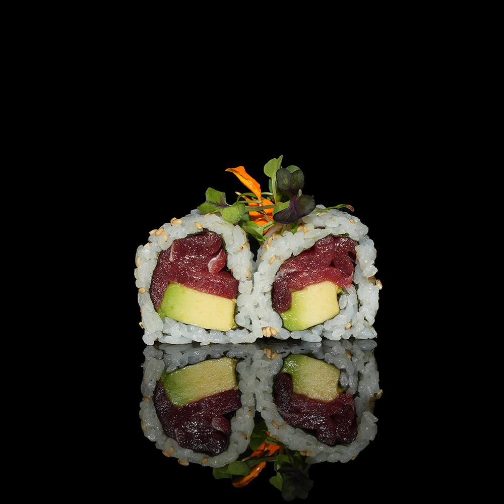 Uramaki atún con aguacate 4u